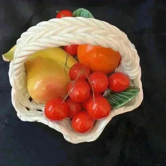 Vintage Italian ceramic wicker basket  with fruit - Picture 3 of 10